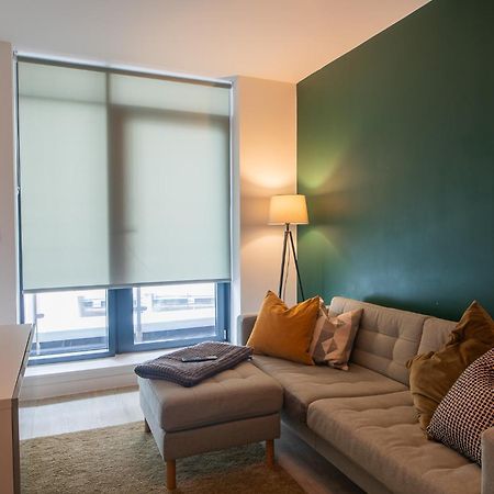 Modern And Spacious Apartment In Salford Quays Manchester Extérieur photo