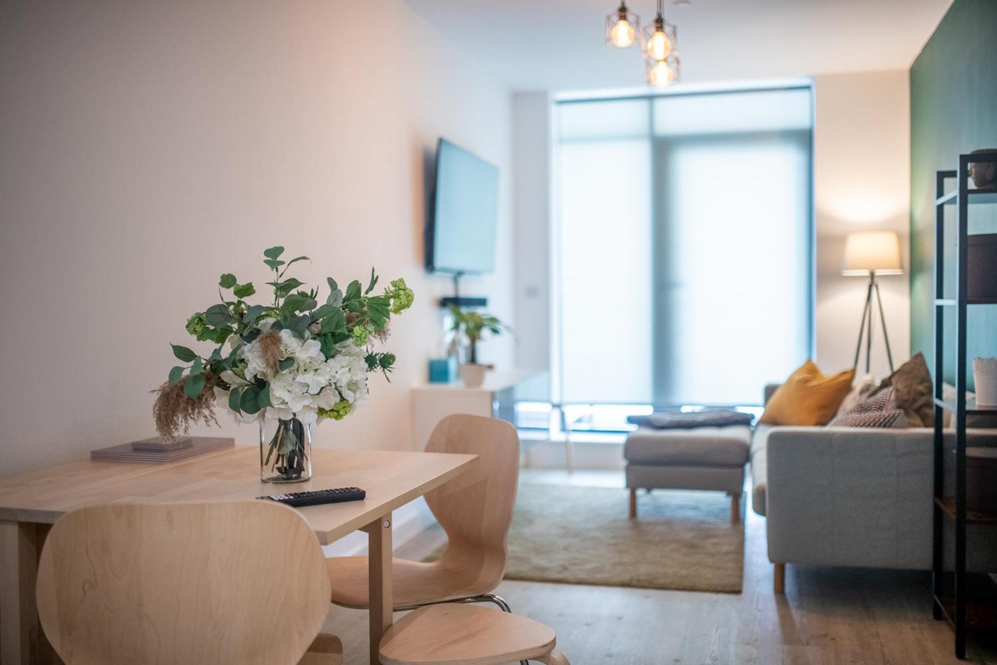 Modern And Spacious Apartment In Salford Quays Manchester Extérieur photo